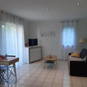  Hébergement de vacances Charmante Maison A